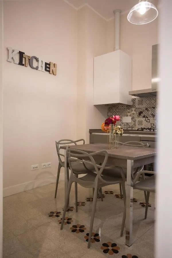 Vintage Ottaviano Apartment Rom