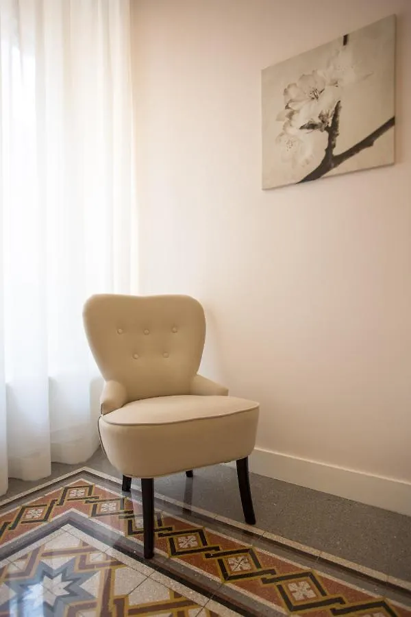 Vintage Ottaviano Apartment Rom